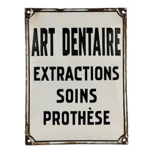 French Enamel Dentist Advertisment "Extractions Without the Pain" Sign, Circa 1930
