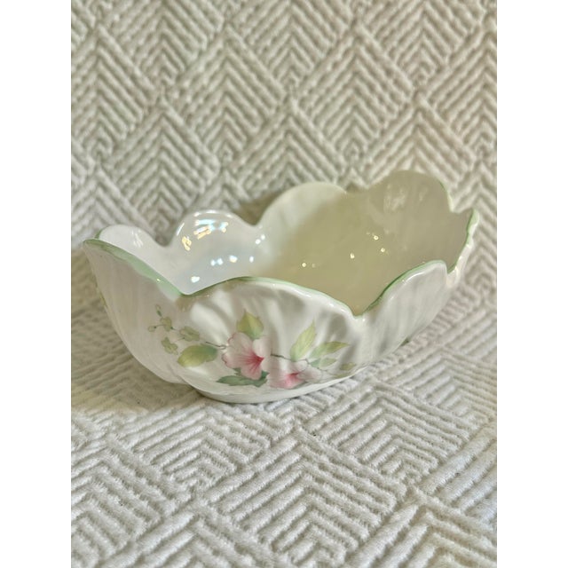 English Mid 20th Century Elizabethan Staffordshire Bone China Pink Floral Berry Bowl With Underplate For Sale - Image 3 of 8