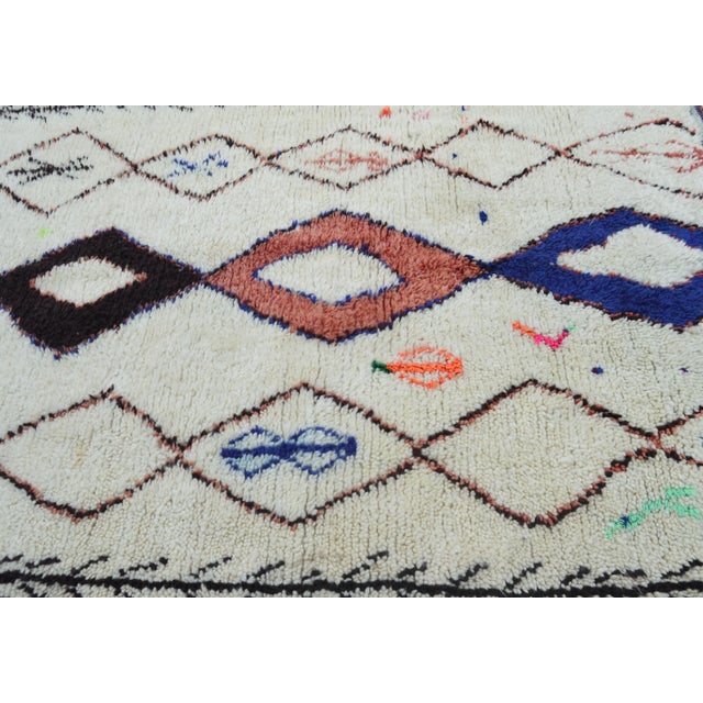 Mid 20th Century Vintage Moroccan Rug - 8'7'' X 4' For Sale - Image 4 of 7