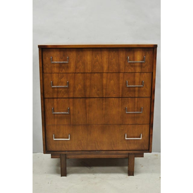 Vintage Mid Century Modern Walnut Veneer 4 Drawer Chrome Pull Tall Chest Dresser For Sale - Image 17 of 17
