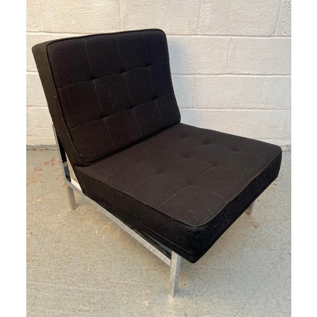 A timeless example of mid-century modern design, the Florence Knoll “Model 51” Armless Slipper Lounge Chair showcases the...
