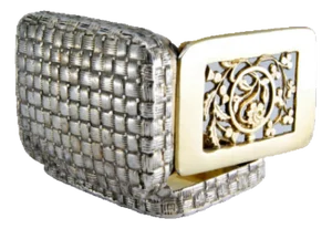 George III Silver and Gold Vinaigrette Box with Asymmetrical Engraving