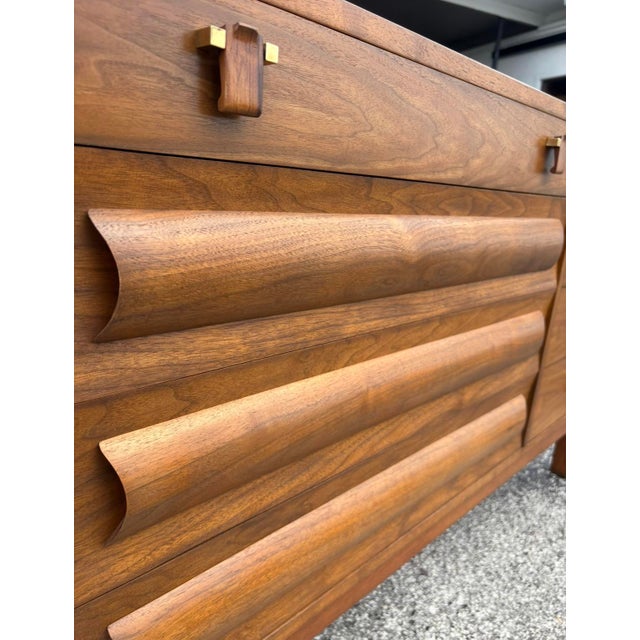 Mid 20th Century Fully-Refinished Mid Century Edward Wormley for Dunbar Dresser For Sale - Image 5 of 16