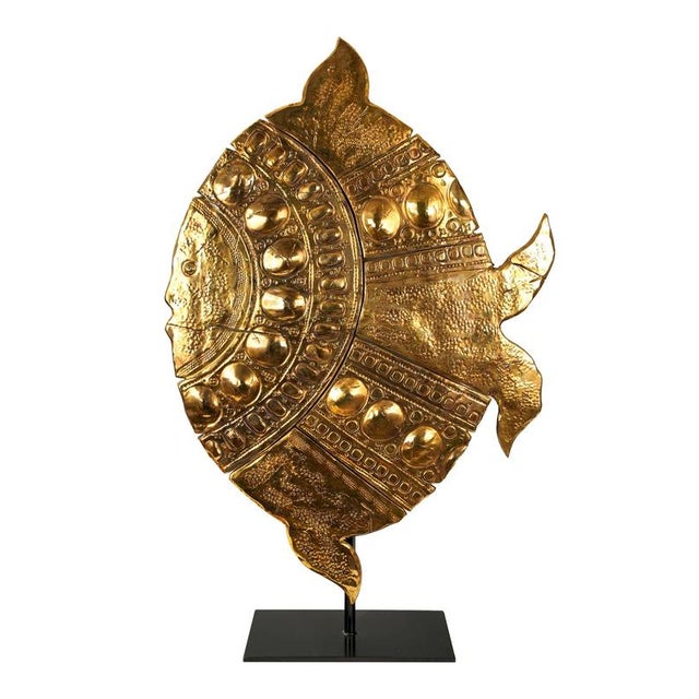 Gold luster oris large sculpture by deblona dimensions: w 75 x d 20 x h 117-137 cm. Materials: ceramic. Colors: 24 kt gold...