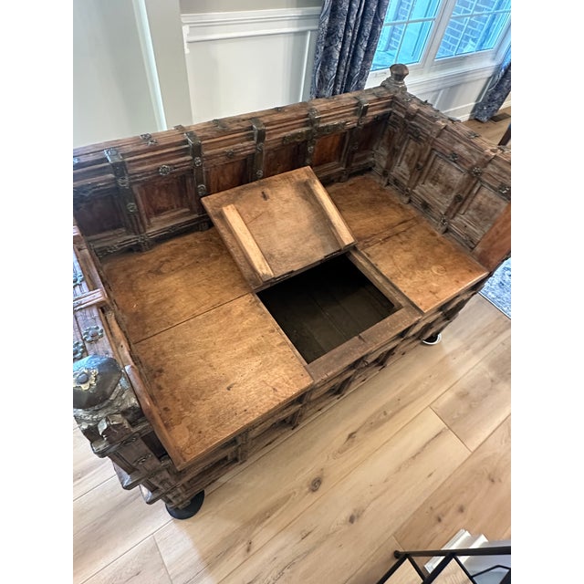 Oak Paneled Closed Bench, Attributed to Northern Europe, Late 17th Century For Sale - Image 10 of 14