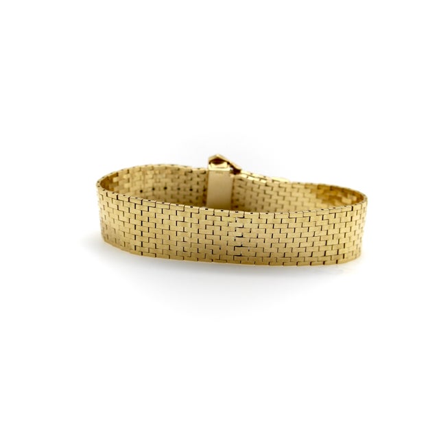 1940s Retro 14k Gold Ruby and Diamond Buckle Bracelet With Brick Link For Sale - Image 4 of 13