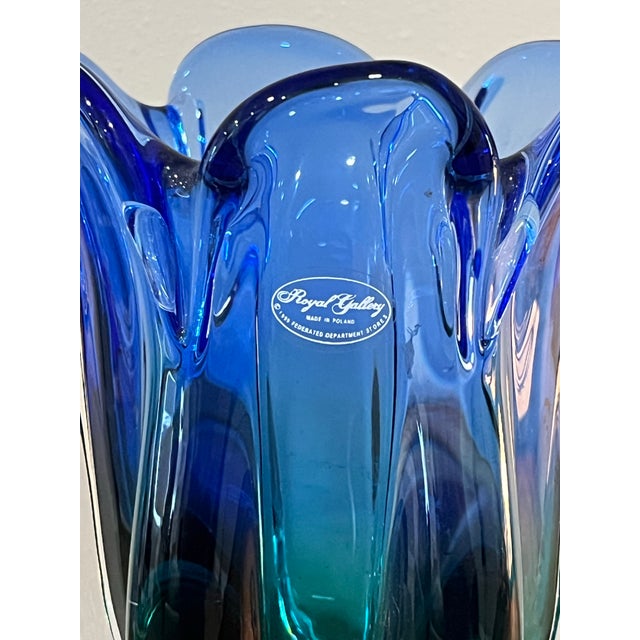 Contemporary Royal Gallery Cobalt & Emerald Art Glass Tulip Vase, Poland 1999 For Sale - Image 3 of 11