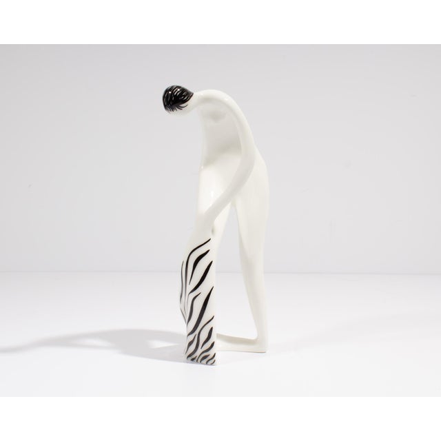 Late 20th Century Lubomir Tomaszewski Cmielow Poland Porcelain Susannah With Towel For Sale - Image 5 of 7