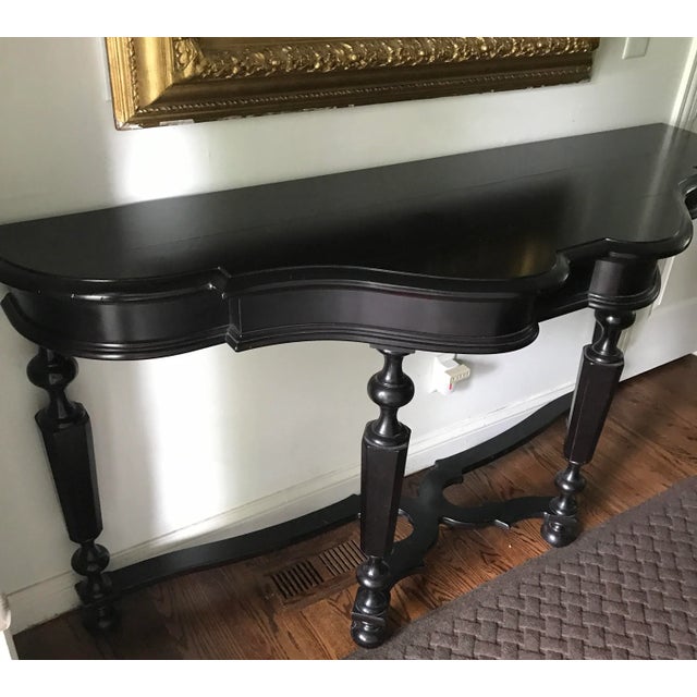 1990s Henredon , Cindy, Scalloped Dem-Ilune Console Entry Table For Sale - Image 5 of 13