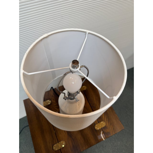 Mid-Century Modern Rejuvenation Leahy Speckled Ceramic Table Lamp For Sale - Image 3 of 9