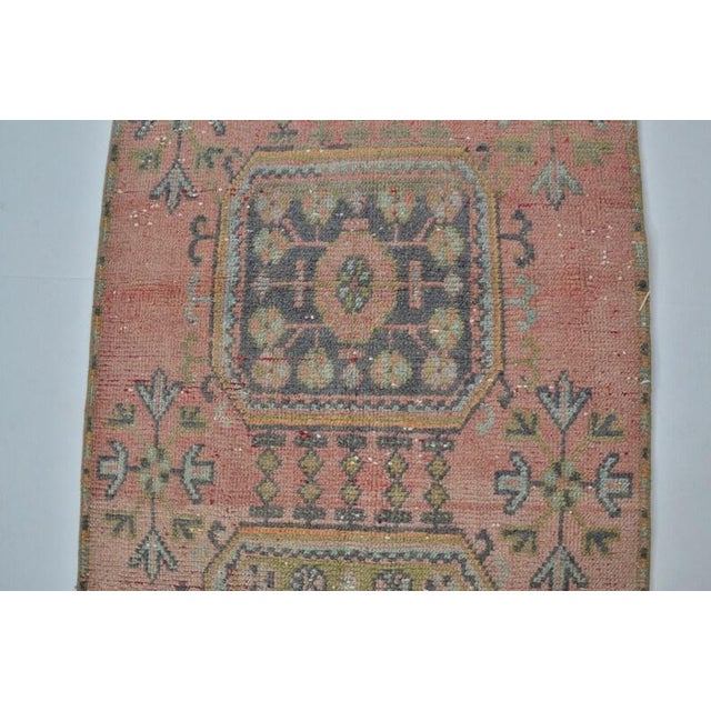 1950s Long Pastel Turkish Rug, Minimalist Runner for Hallway or Entryway For Sale - Image 9 of 10