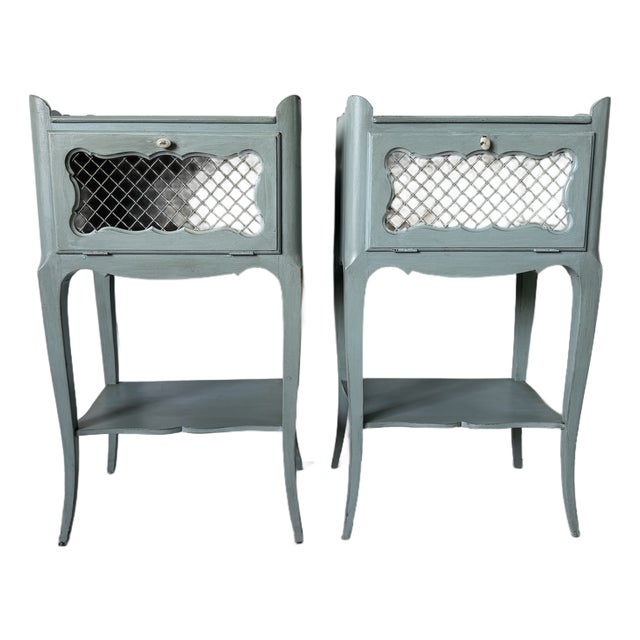 1960s Vintage French Louis XV Style Painted Nightstands - A Pair For Sale