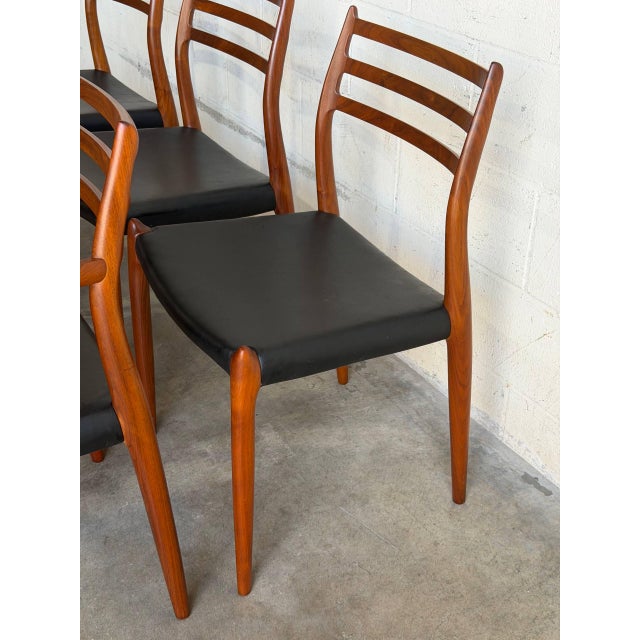 Jl Moller Model 78 and 62 Walnut Dining Chairs Set of 6 Denmark Mid-Century Modern 1960s For Sale In Los Angeles - Image 6 of 14