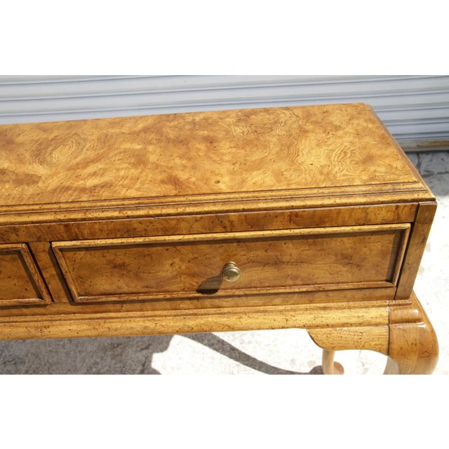 1970s American of Martinsville 2 Drawer Burl Queen Anne Style Writing Table For Sale - Image 10 of 13