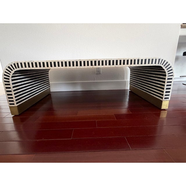 2020s Indian Bone Inlay Coffee Table With Brass Accents – 52” Modern Sculptural Form For Sale - Image 5 of 8