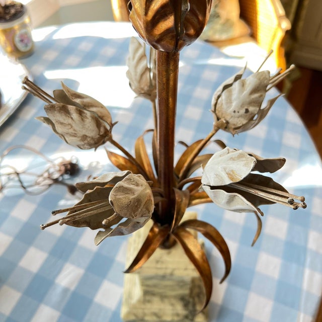 Beautiful vintage carved marble and tole lamp // Tole tulip flowers // Made in Italy // midcentury marble accent lamp / alabaster table lamp For Sale - Image 4 of 9