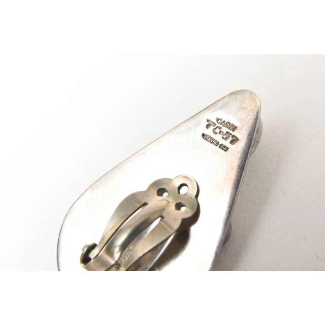 Vintage Hallmarked Sterling Silver Malachite, Carnelian, Blue Lace Agate Clip on Earrings Pair Of For Sale In Miami - Image 6 of 8