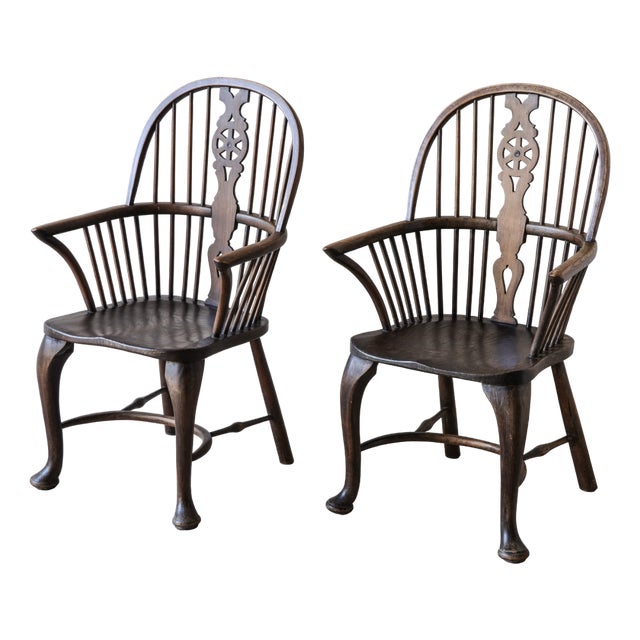 Set of 18th Century Elm Windsor Armchairs with Cabriole Legs For Sale