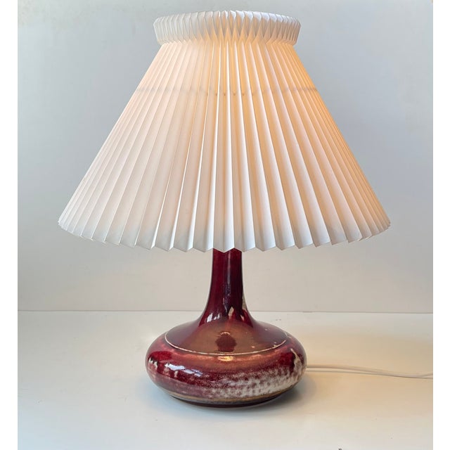 1960s Mid-Century Oxblood Red Stoneware Table Lamp from Desiree & Le Klint, 1960s For Sale - Image 5 of 11