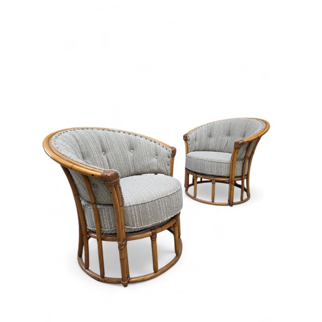 Mid-Century Modern Heywood Wakefield “Ashcraft” Bamboo Style Barrel-Back Rattan Lounge Chairs – Pair For Sale In Chicago - Image 6 of 10