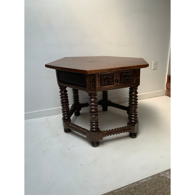 Italian 18th Century Hexagonal Walnut Tuscany Center Table For Sale - Image 3 of 10