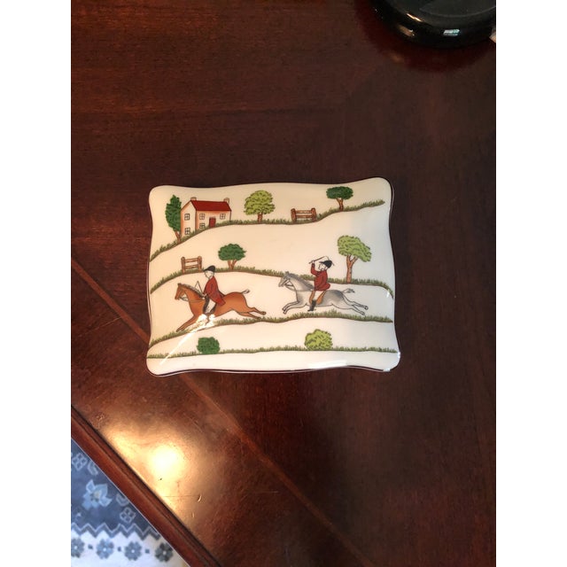 1980s 1980’s Staffordshire Bone China Cigarette Box Hunt Scene For Sale - Image 5 of 5