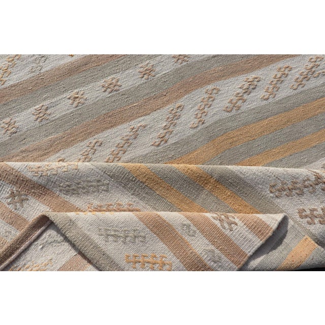 Vintage Turkish Kilim Runner in Soft Cream, Beige, and Peach Tones 2'9 X 12'6 For Sale - Image 12 of 13