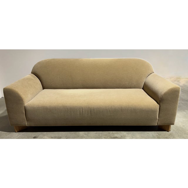 Holland & Sherry Wilshire Sofa For Sale - Image 4 of 18