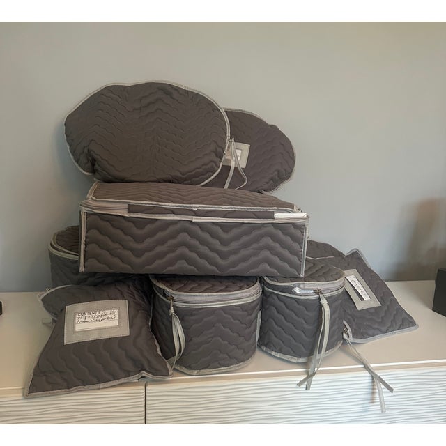 Fitz and Floyd. St.Nicolas Dinnerware Service for 14- 79 Pieces. 1970's For Sale - Image 17 of 17