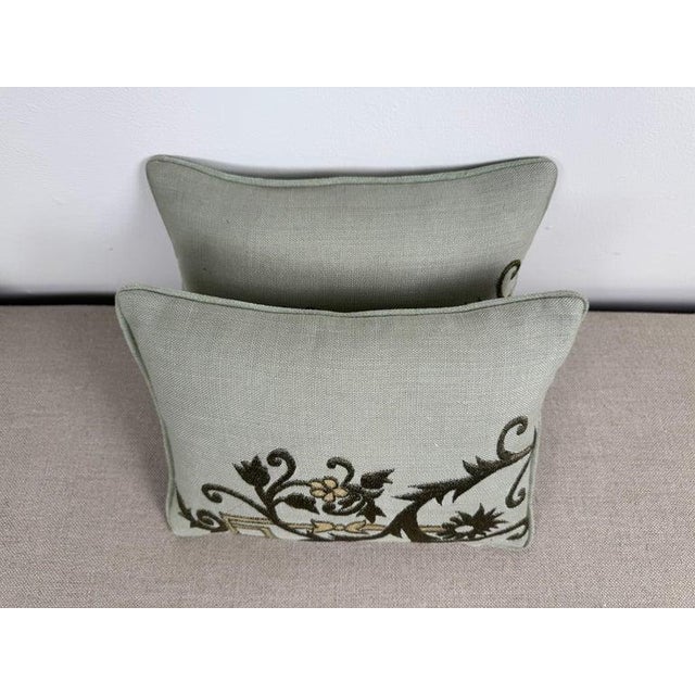 Melissa Levinson Pair of Linen Embroidered Pillows For Sale - Image 4 of 9