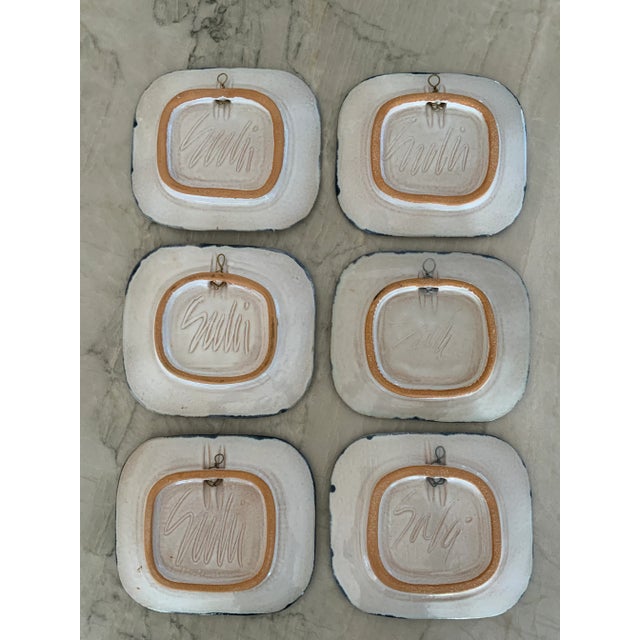 Late 20th Century Suki Diamond-Signed Stoneware Wall Plates Featuring Farm Animals, Set of 6 For Sale - Image 9 of 10