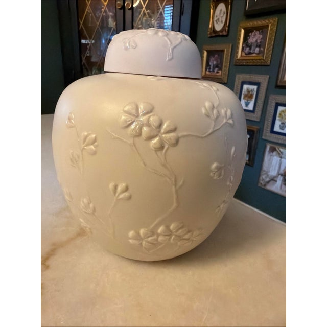 This exquisite, handcrafted studio pottery ginger jar is a rare vintage masterpiece from the peak of the active career...