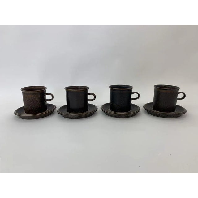 Dimensions: 14,5 cm diameter plate, 8,5cm H, 8,5cm diameter cup.