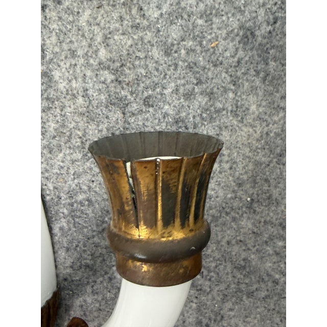 Metal 2-Light Wall Lamp in Murano Glass and Brass in the style of Guglielmo Ulrich, 1940 For Sale - Image 7 of 11
