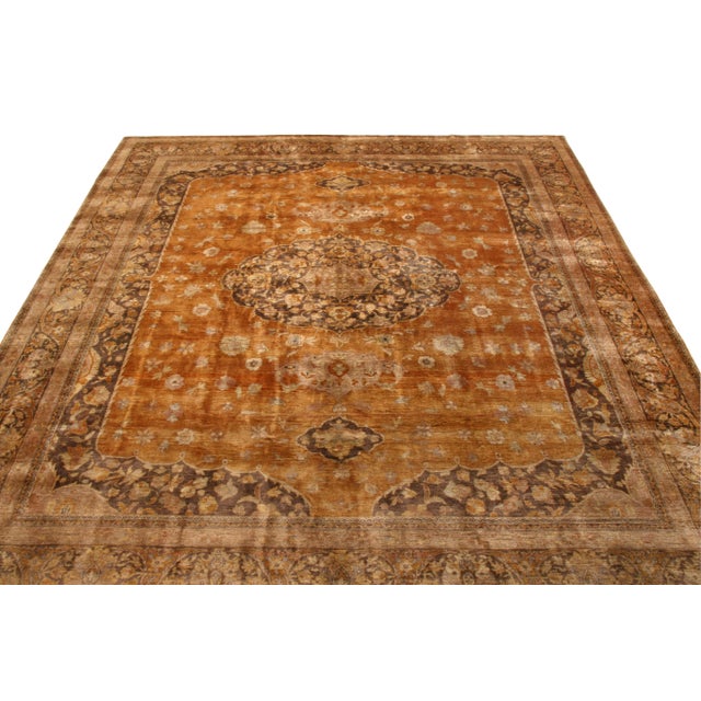 1920s Hand-Knotted Antique Hereke Rug in Golden Beige-Brown Medallion Pattern For Sale - Image 5 of 6
