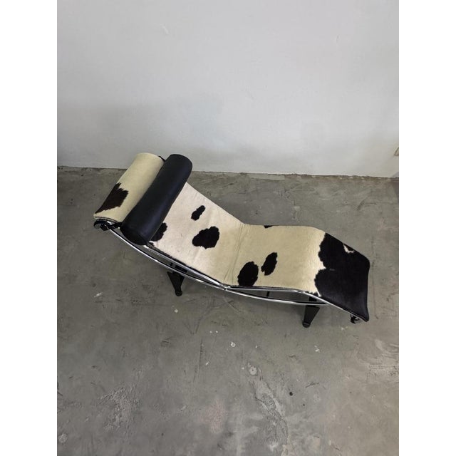 Black LC4 Chaise Longue in Fur by Le Corbusier for Cassina, 1970s For Sale - Image 8 of 18