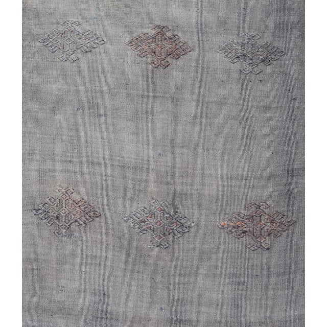 Vintage Turkish Kilim Runner With Subtle Geometric Motifs and Soft Gray Tones 2'4"x9'9" For Sale - Image 9 of 10