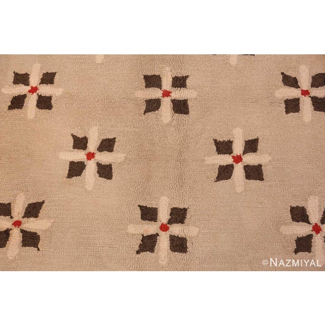 Nazmiyal Collection Art Deco American Hooked Rug For Sale In New York - Image 6 of 7