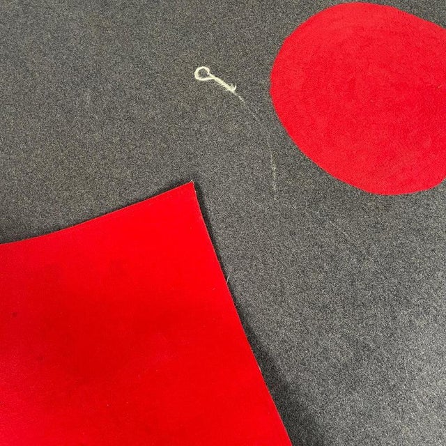 Postmodern Italian Rectangular Grey Felt Rug with Red Circle by Riccardo Fattori, 2000s For Sale - Image 13 of 18