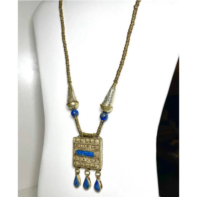 Tribal Early 20th Century Tibetan Silver Alloy & Lapis Lazuli Gau Amulet Box Necklace For Sale - Image 3 of 4