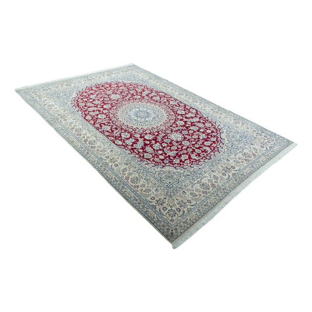 Nain 9la Oriental Rug with Silk Content For Sale