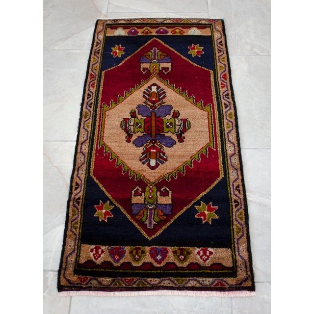 1970 Hand Knotted Small Turkish Rug Entry Decor Kitchen Mat - 1′8″ × 3′4″ For Sale - Image 11 of 12