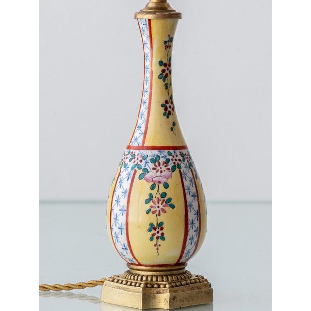 Chinoiserie Yellow Porcelain Lamp, Europe, 1900s For Sale - Image 3 of 15