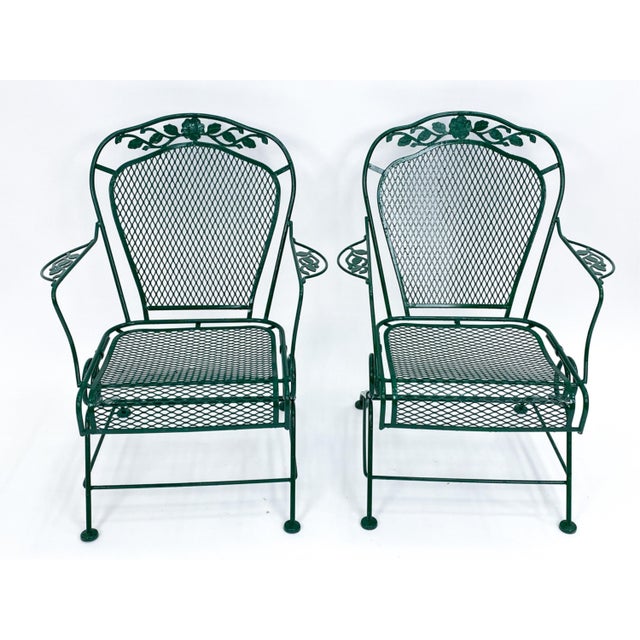 Russell Woodard 1970s Hunter Green Metal Mesh Woodard Style Outdoor Patio Bounce Dining Chairs - Set of 4 For Sale - Image 4 of 12