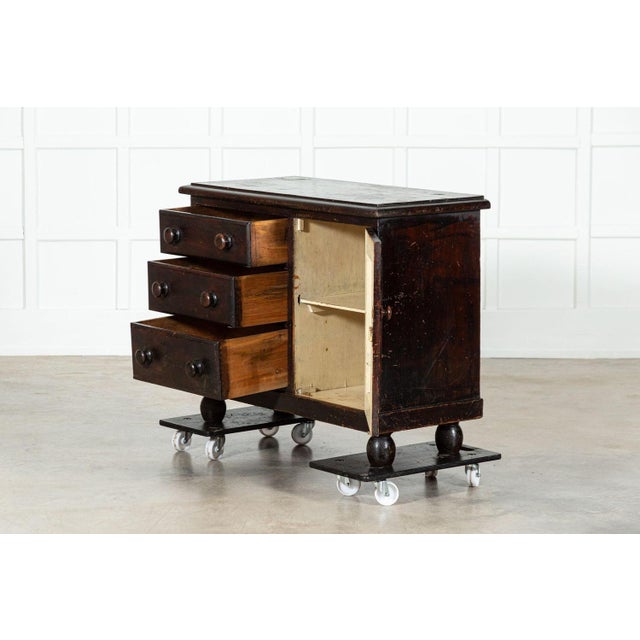 Late 19th Century English Pine Dresser Base, 1870 For Sale - Image 5 of 17