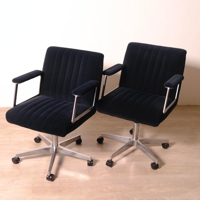 Swivel Desk Chairs in Blue Velvet in the style of Osvaldo Borsani, 1970s, Set of 2 For Sale - Image 12 of 18