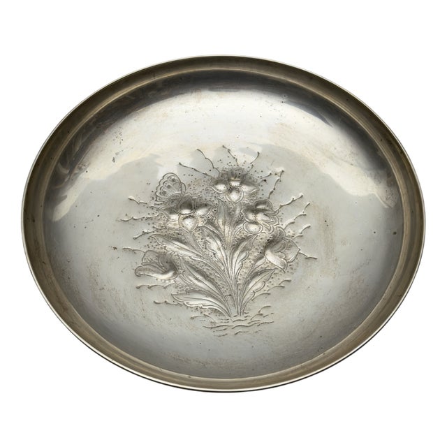 800 Silver Centerpiece with Relief Engraved Flowers by L. Greppi, 1960s For Sale