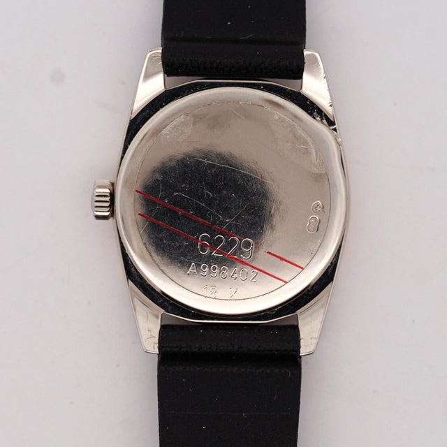 Vintage Rolex Cellini Danaos 18k Rose Gold Black Dial Ladies Quartz Watch For Sale In Miami - Image 6 of 8
