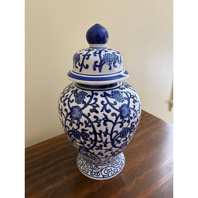 Chinoiserie Chinoiserie Blue and White Porcelain Ginger Jar For Sale - Image 3 of 7