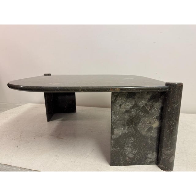 Vintage Sculptural Eye Shaped Coffee Table in Fossil Marble, 1980s For Sale - Image 4 of 15